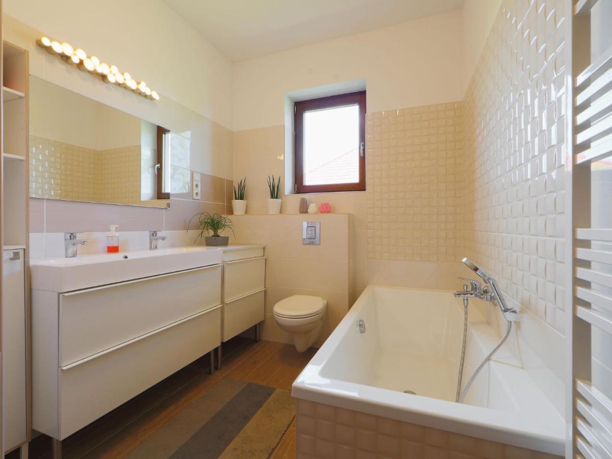 Villa Aschbacher By Interhome Balatonszárszó Zewnętrze zdjęcie